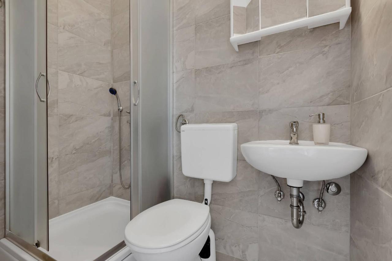 View Blue Apartments بريلا المظهر الخارجي الصورة
